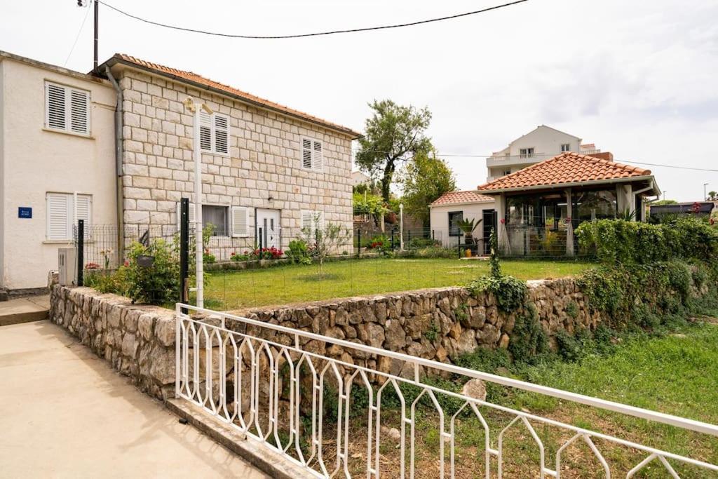 Suite By The Beach For 2 Cavtat Exterior photo